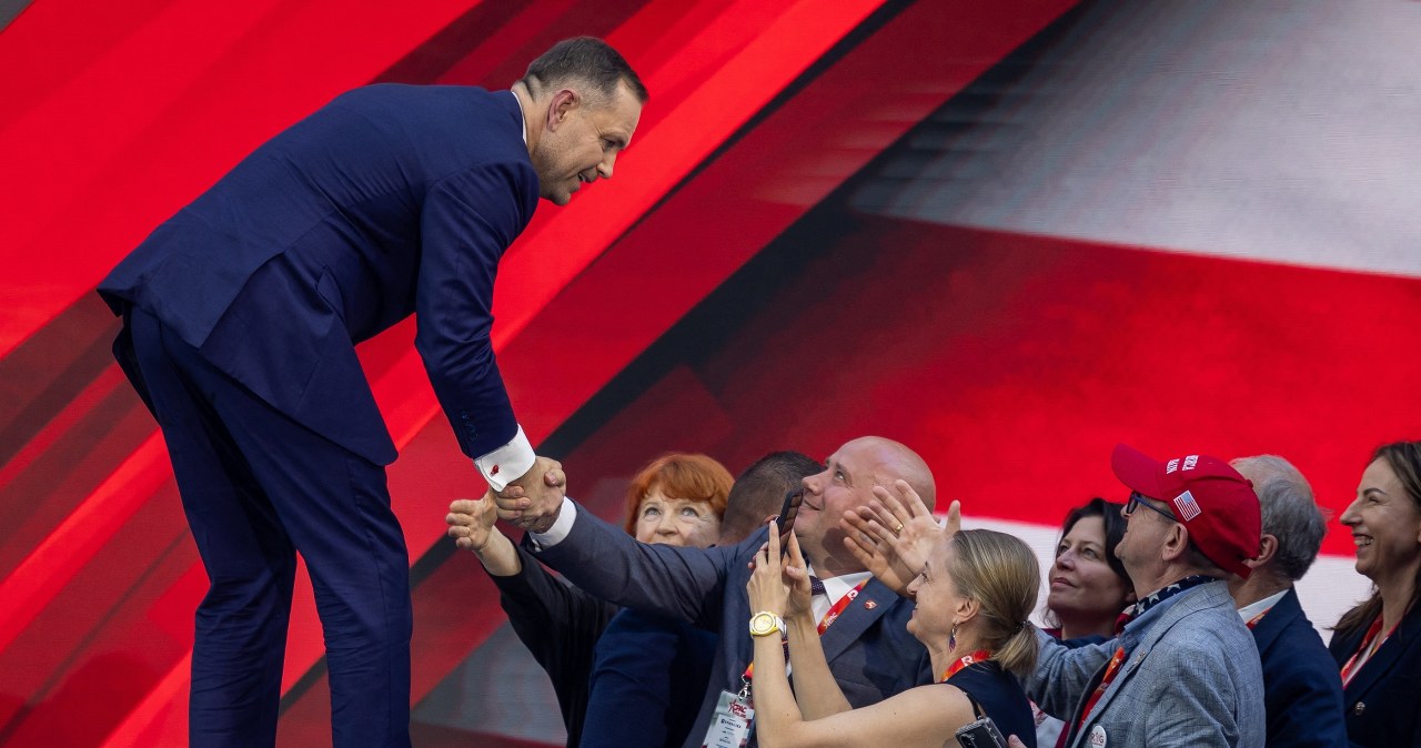 Nagonka "uśmiechniętych" na Nawrockiego to czystej wody klasizm. I nic innego [OPINIA]