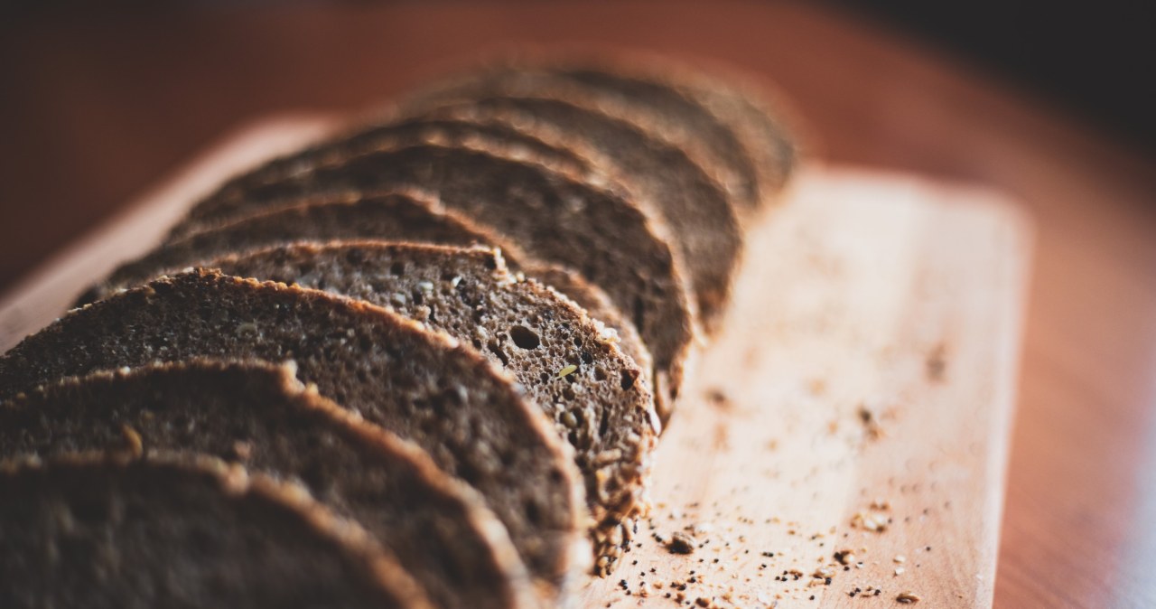 Pomaga w trawieniu i odchudzaniu. Jedna kromka to choćby 4 g białka