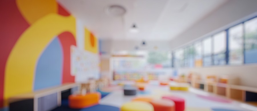 Dwie wychowawczynie przedszkola w Lubinie na Dolnym Śląsku odpowiedzą przed sądem za narażenie 4-letniego chłopca na bezpośrednie niebezpieczeństwo utraty życia lub ciężkiego uszczerbku na zdrowiu. Dziecko połknęło na terenie przedszkola... leki psychotropowe. Kobiety o całym zajściu nie poinformowały matki chłopca. Grozi im do 5 lat więzienia.