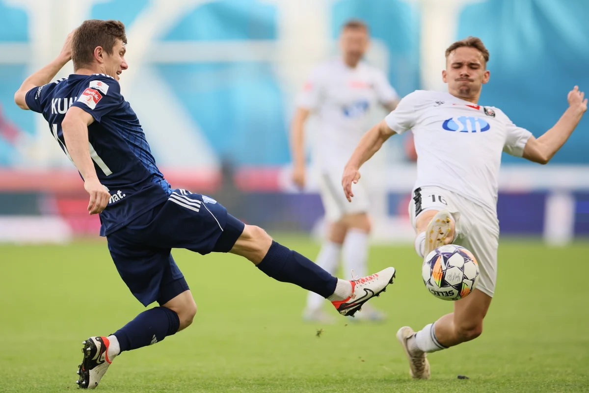 Piłkarze Wisły Płock wystąpią w finale baraży o awans do Ekstraklasy. W czwartkowym meczu półfinałowym płocczanie pokonali 2:1 Polonię Warszawa. 