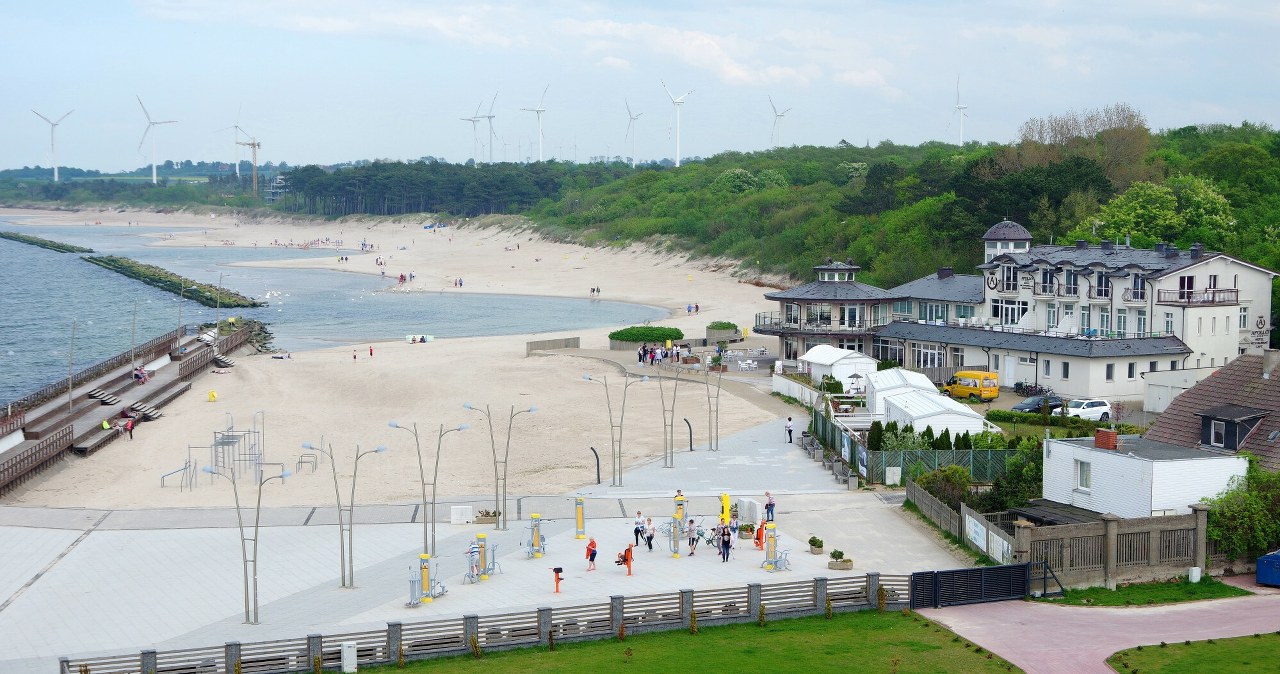 Dla wielu to najlepsza miejscówka nad Bałtykiem. Piękna plaża, latarnia morska i zamek