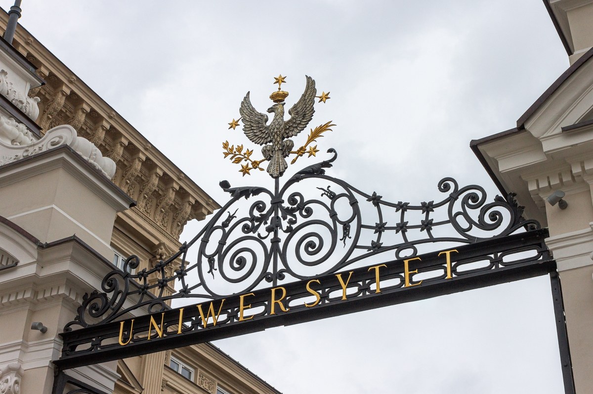 Strażnicy uzbrojeni w narzędzia do samoobrony? Nowy plan dla bezpieczeństwa uczelni
