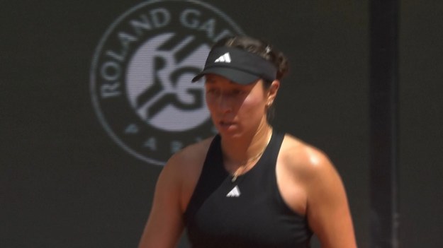 Dwie Amerykanki - rozstawiona z numerem trzecim Jessica Pegula i rozstawiona z numerem siódmym Madison Keys - dotarły w czwartek do trzeciej rundy turnieju Roland Garros. Obecna mistrzyni Australian Open z łatwością pokonała Brytyjkę Katie Boulter 6-1, 6-2 i w następnej rundzie spotka się z Amerykanką Sofią Kenin. W międzyczasie Jessica Pegula pokonała inną Amerykankę Ann Li 6-3, 7-6 na korcie Philippe Chatrier.