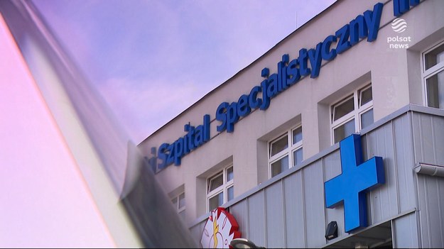 To tam w 2023 roku zmarła ciężarna kobieta. Według katowickiej prokuratury medycy mieli narazić pacjentkę na bezpośrednie niebezpieczeństwo utraty życia. Jeden z lekarzy dodatkowo usłyszał zarzut nieumyślnego spowodowania śmierci.Materiał dla "Wydarzeń" przygotowała Dominika Orzeł.