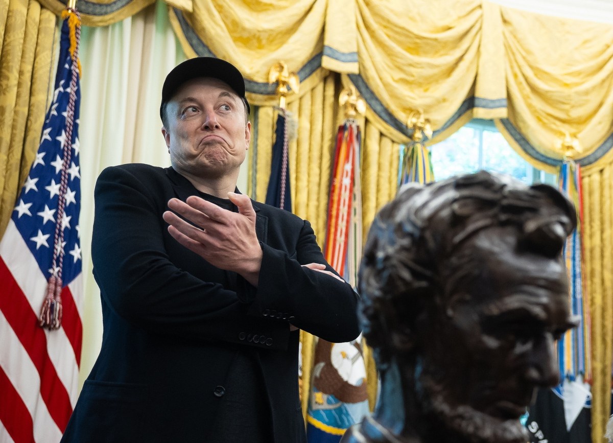 Elon Musk w Białym Domu z podbitym okiem