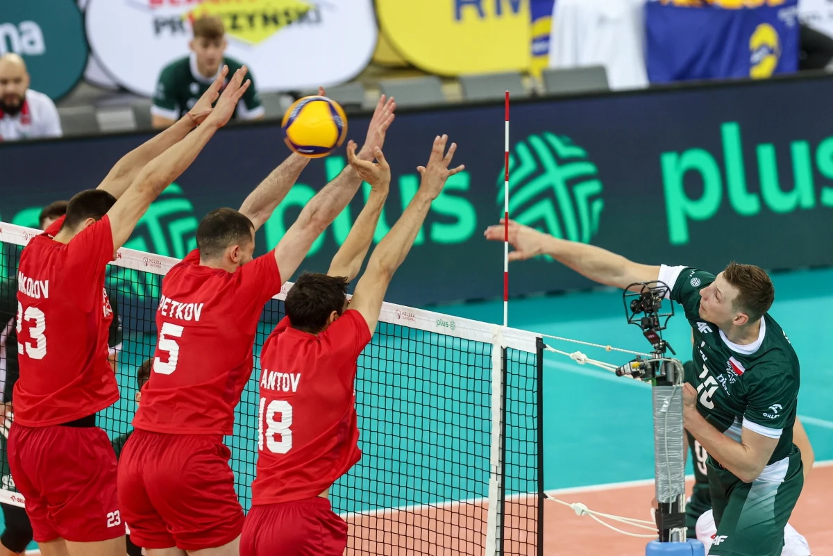 Pierwsze zwycięstwo polskich siatkarzy w turnieju Silesia Cup. W piątek w Gliwicach Biało-Czerwoni pokonali Bułgarię 3:2 (19:25, 25:23, 24:26, 25:16, 15:12). We wcześniejszym spotkaniu Niemcy wygrały z Ukrainą 3:0 (28:26, 25:21, 25:20).