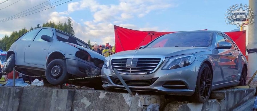 Walka o życie 6-latka trwała w szpitalu trzy tygodnie. Niestety, chłopiec właśnie zmarł. Został poszkodowany na początku maja w wypadku w Wodzisławiu Śląskim. 26-letni kierowca uciekał przed policją, doprowadził do zderzenia z innym samochodem. Jak się okazało, wiózł dziecko - syna swojej partnerki.