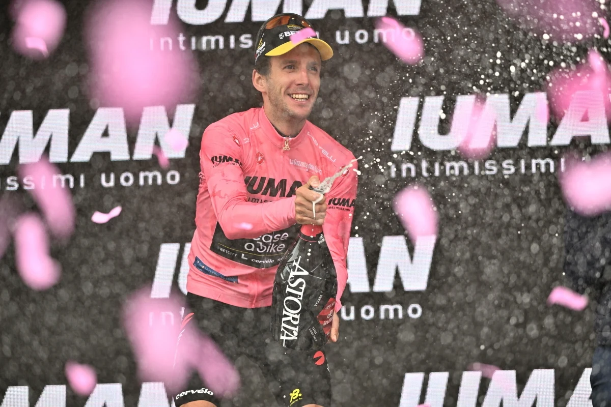 Giro d'Italia dla Brytyjczyka. Zwycięzcą 108. edycji legendarnego wyścigu został Simon Yates z ekipy Team Visma-Lease a Bike. Ostatni, 21. etap, ze startem i metą w Rzymie, wygrał po finiszu z peletonu jego kolega z drużyny Holender Olav Kooij.