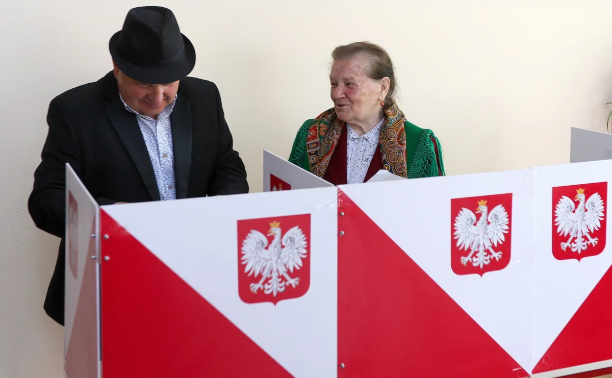 Zwycięzcą drugiej tury wyborów prezydenckich - według sondażu Ipsos dla TVP, TVN24 i Polsat News - został Rafał Trzaskowski. Kandydat Koalicji Obywatelskiej zdecydowanie wygrał w miastach, uzyskując - w zależności od wielkości ośrodka - od 52,8 do 67,8 proc. głosów. Triumfatorem na wsi został z kolei Karol Nawrocki.