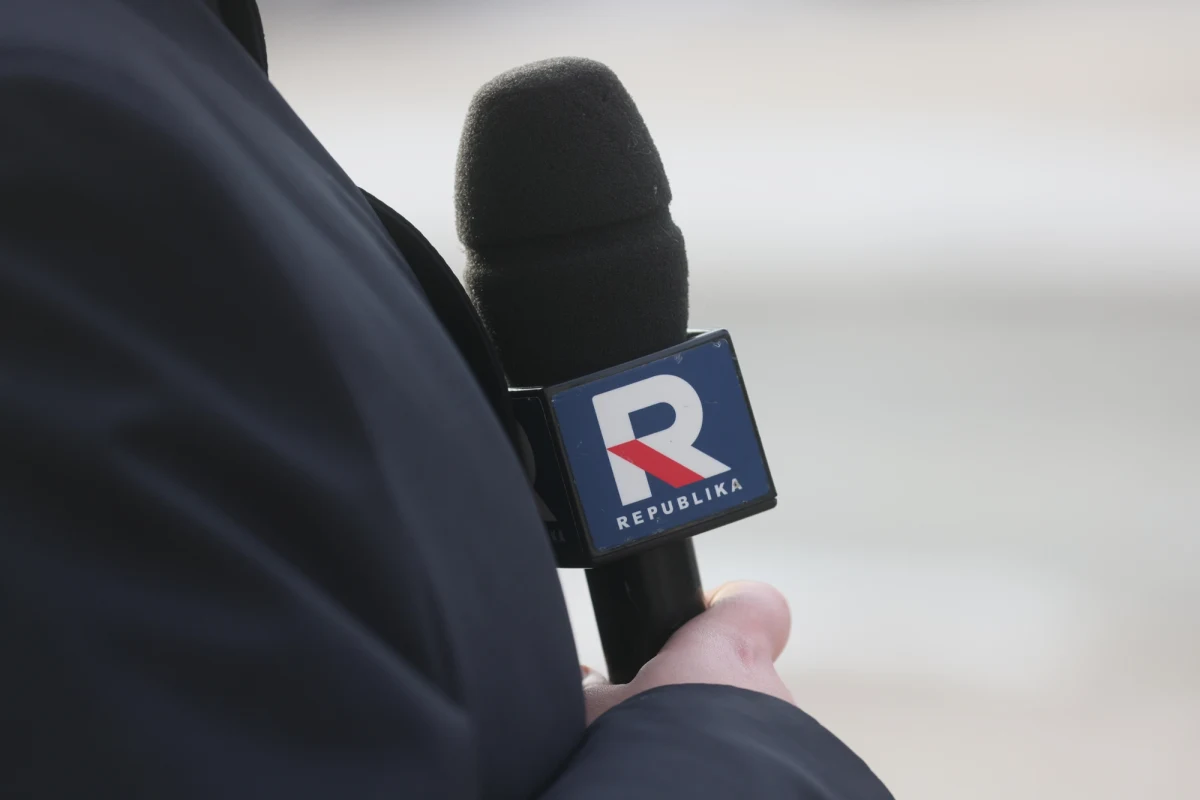 Z sondażu exit poll Ogólnopolskiej Grupy Badawczej dla Telewizji Republika wynika, że na Rafała Trzaskowskiego zagłosowało 50,17 proc. wyborców, a na Karola Nawrockiego - 49,83 proc. Te wyniki różnią się od exit poll pracowni badawczej Ipsos dla TVP, TVN24 i Polsat News, które podają, że kandydat KO zdobył 50,30 proc., a kandydat popierany przez PiS - 49,70 proc.