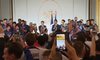 Macron wita drużynę PSG w Pałacu Prezydenckim po triumfie w Lidze Mistrzów. WIDEO