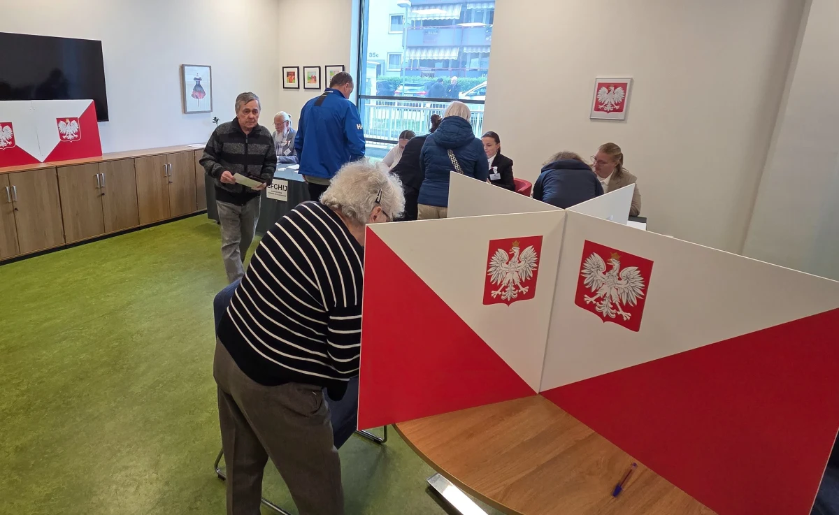 Wśród Polaków głosujących za granicą zwyciężył Rafał Trzaskowski z wynikiem 63,49 proc. Karola Nawrockiego poparło 36,51 proc. głosujących.