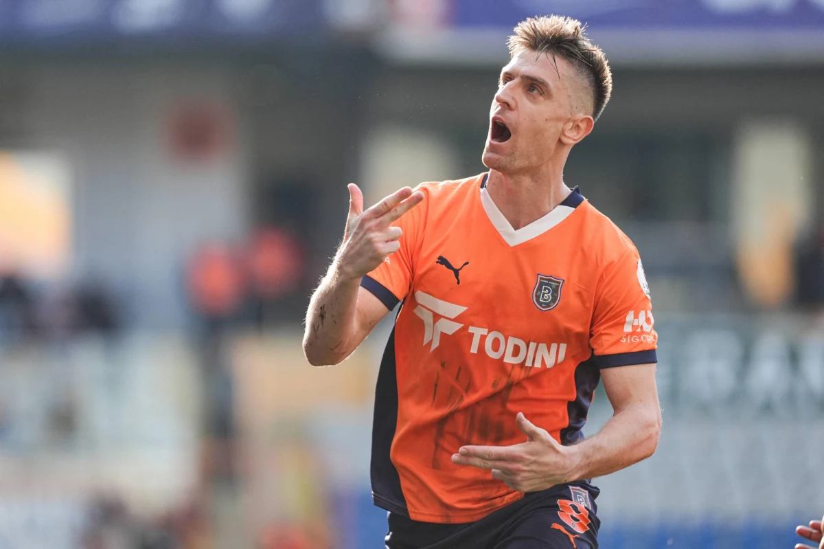 Piłkarz reprezentacji Polski Krzysztof Piątek przeszedł z tureckiego klubu Istanbul Basaksehir do Al-Duhail - poinformował w poniedziałek katarski klub na swojej stronie internetowej. Polak pożegnał się ze swoim klubem w ostatni piątek.

