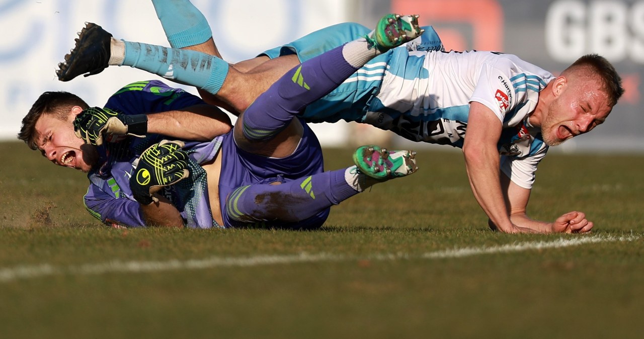 Trener wyrzucony z tuż po awansie. Ekstraklasa już blisko. W klubie huczy