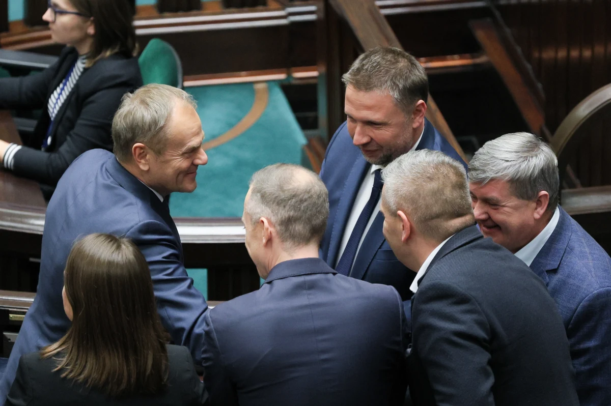 Premier Donald Tusk zwraca się do Sejmu o udzieleniu wotum zaufania jego rządowi. Czym jest instytucja wotum zaufania? Co to oznacza? Jakie są zasady zwrócenia się i udzielenia wotum zaufania?