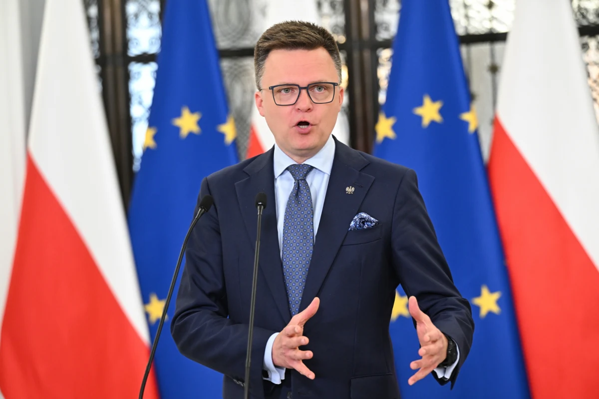 Czy to początek końca Trzeciej Drogi? Szymon Hołownia poinformował, że w najbliższych tygodniach Polska 2050 będzie rozmawiać z PSL o tym, czy warto kontynuować ten projekt. Lider Polski 2050 zapowiedział również, że w partii dojdzie do zmian, które - w jego ocenie - są potrzebne, by usprawnić jej działanie.