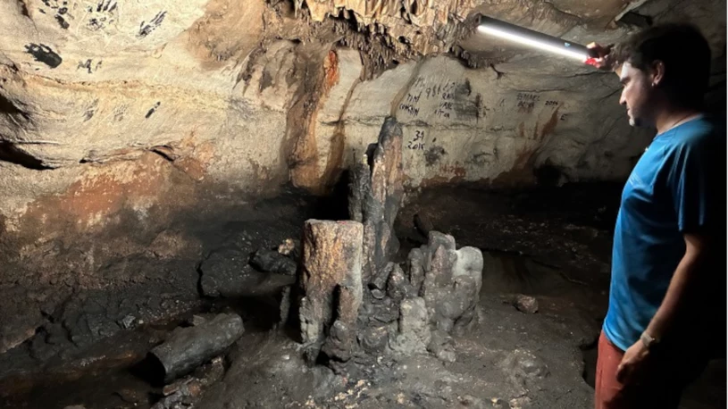 Archeolodzy odkryli ponad 100 tajemniczych struktur w jaskini
