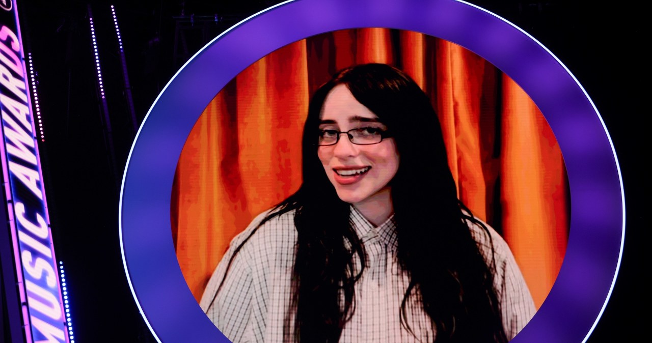 Ogromne kolejki w Krakowie. Ceny merchu Billie Eilish zwalają z nóg