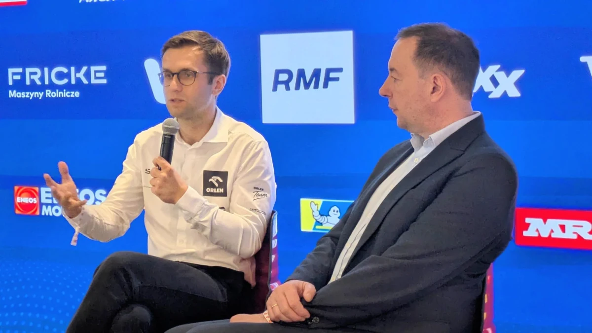 74 załogi - w tym wiceliderzy rajdowych mistrzostw Europy FIA ERC Miko Marczyk i Szymon Gospodarczyk - wystartują w 81. Orlen Oil Rajdzie Polski z bazą w Mikołajkach na Mazurach. O tym, co nowego szykują organizatorzy w największej imprezie tego typu w naszym kraju, Cezary Dziwiszek z redakcji sportowej RMF FM zapytał prezesa Polskiego Związku Motorowego Michała Sikorę.