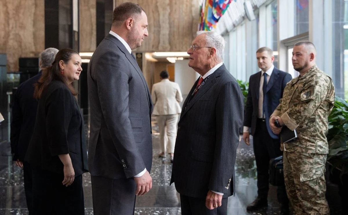 ​We wtorek do Stanów Zjednoczonych poleciała ukraińska delegacja, której przewodniczy Andrij Jermak, szef biura prezydenta Ukrainy Wołodymyra Zełenskiego. Przedstawiciele Kijowa spotkali się m.in. ze specjalnym wysłannikiem USA ds. Ukrainy gen. Keithem Kelloggiem. Podczas rozmów w Waszyngtonie poruszono kilka ważnych tematów.