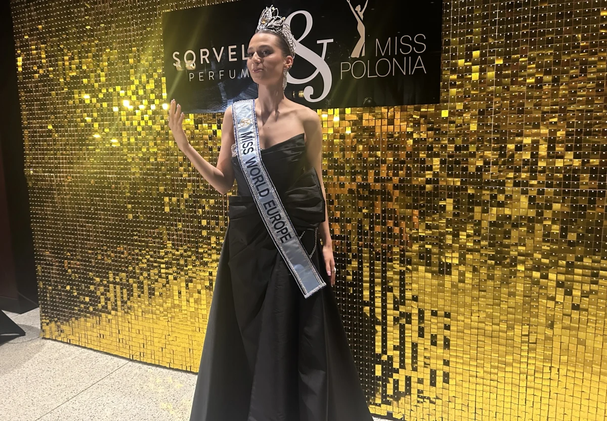 Jak królowa późnym wieczorem na Lotnisku imienia Fryderyka Chopina w Warszawie przywitana została 22-letnia Maja Klajda, Miss Polonia 2024, która w czasie weekendu w Indiach zdobyła tytuł Miss World Europe i tytuł II Wicemiss Świata. Koronę zdobyła Opal Suchata Chuangsri z Tajlandii. Drugie miejsce zajęła Dereje Admassu z Etiopii. 