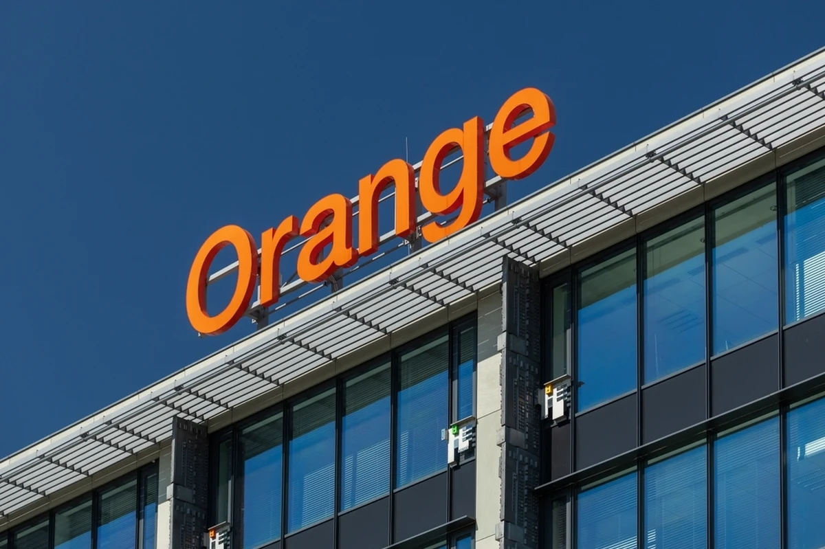 Klienci sieci Orange z całej Polski mierzą się dziś z problemami technicznymi. Co dokładnie się dzieje i jak długo może potrwać usuwanie awarii?