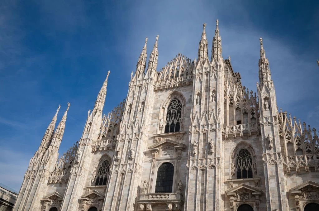 Monumentalna katedra Duomo w Mediolanie