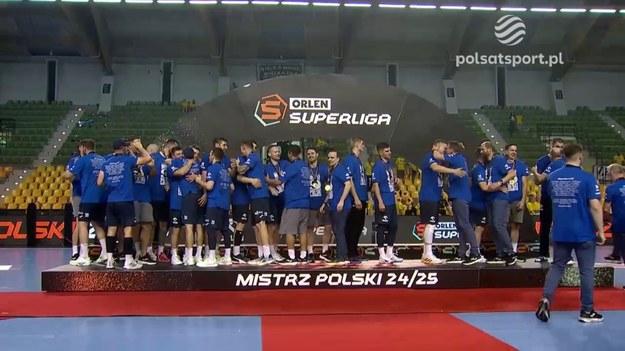 Oto ceremonia medalowa po zakończonym finale ORLEN Superligi, w którym ORLEN Wisła Płock sięgnęła po drugie mistrzostwo Polski z rzędu. 