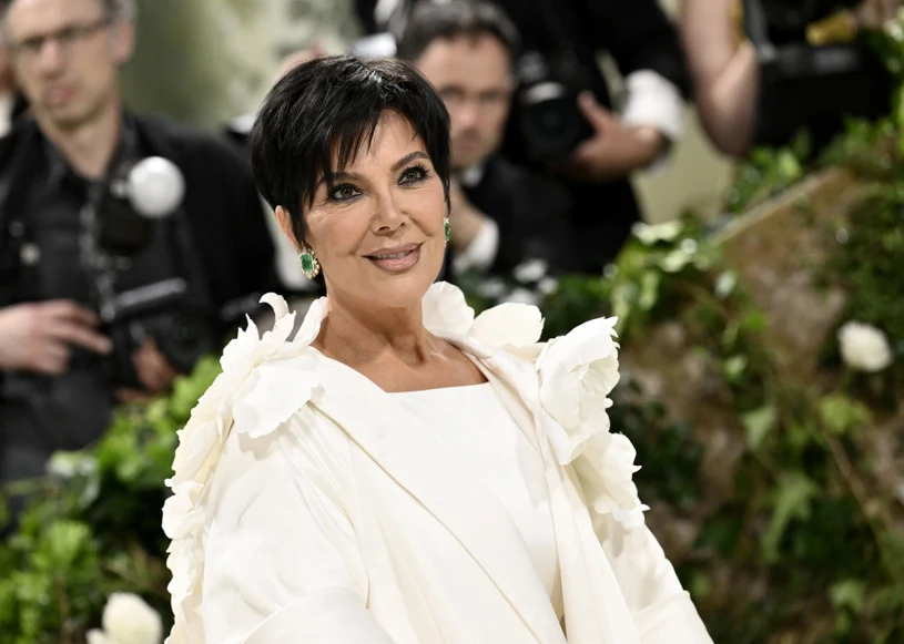 Stylizacja na święta z Kris Jenner. Idealna dla dojrzałych kobiet