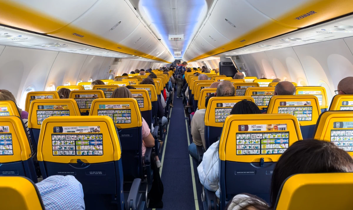 Tanie linie lotnicze Ryanair ogłosiły rewolucyjne zmiany w swojej siatce połączeń. Z jednej strony zamykają wszystkie loty z popularnego lotniska w Holandii, a z drugiej - uruchamiają nowe, zaskakujące połączenie z Rzeszowem.