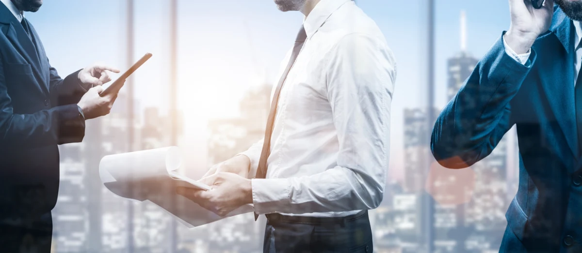 Wielu przedsiębiorców z różnych regionów Polski codziennie inwestuje w marketing, media społecznościowe, SEO, reklamy Google czy ulotki, mając nadzieję, że to właśnie one przyniosą nowe zlecenia. I choć to narzędzia skuteczne, jest jeszcze jedna – mniej oczywista droga do zdobywania klientów. Chodzi o lokalne przetargi. W każdym ośrodku gminnym realizowane są zamówienia publiczne, które potrafią pojawić się nagle, są słabo wypromowane, a mimo to kryją w sobie ogromny potencjał. Jak dołączyć do tego rynku?