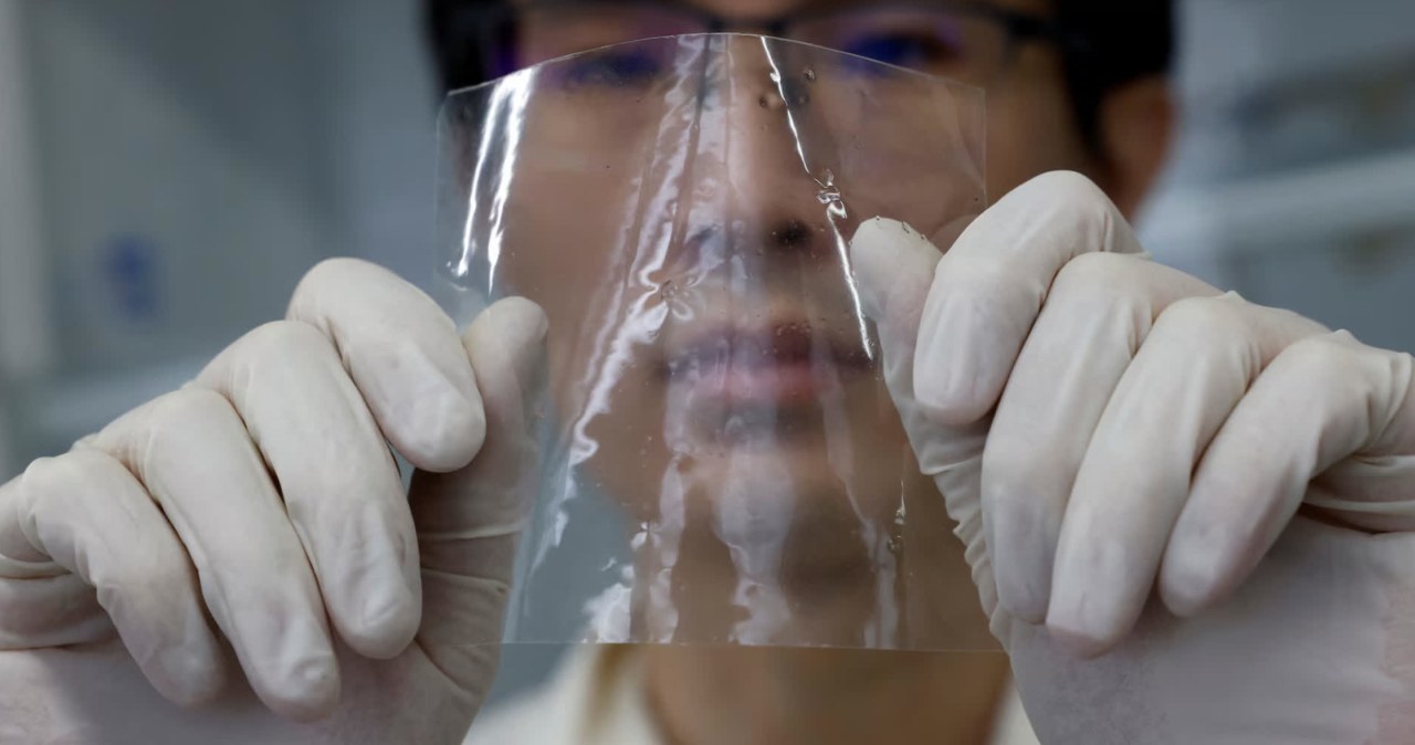 Opracowali rewolucyjny plastik, który znika bez śladu