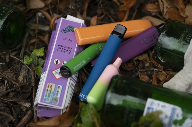 Baterie zombie z e-papierosów grożą wybuchem. Eksperci alarmują