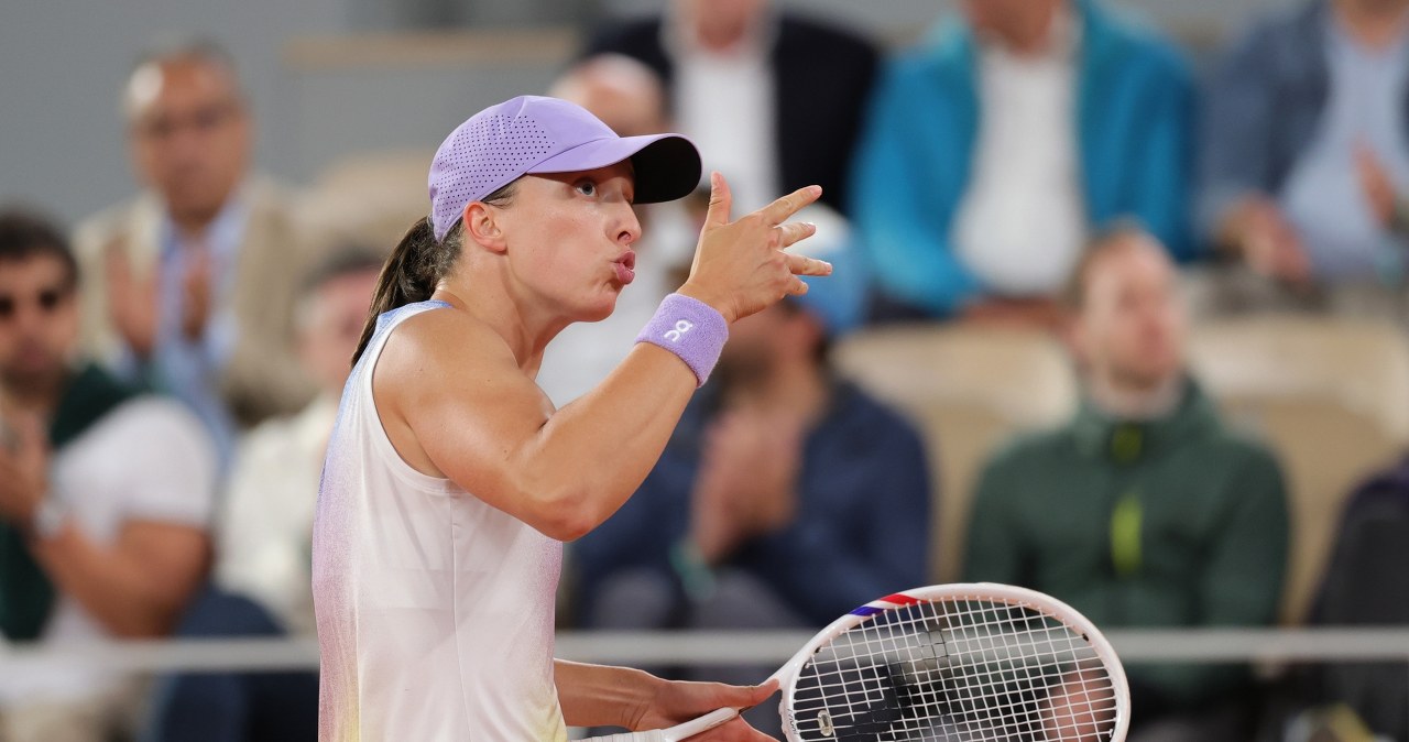 Kontrowersje w meczu z Sabalenką. Świątek prosiła, sędzia nie reagował. Ekspertka tłumaczy