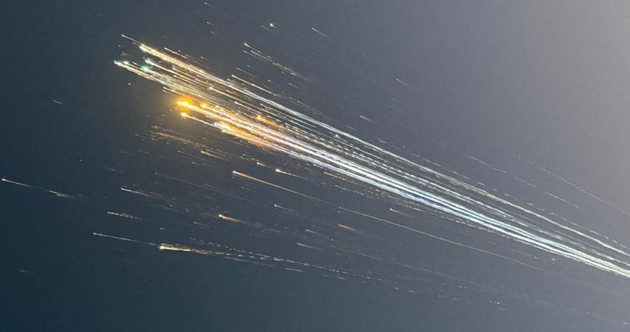 Strange Flashes in the Sky. Media Talk About Oresznik Test