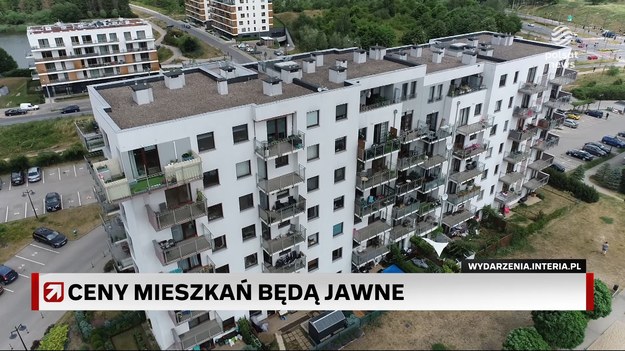 Prezydent Andrzej Duda podpisał ustawę wprowadzającą obowiązek publikowania cen mieszkań przez deweloperów. Przypomnijmy - ustawa zobowiązuje deweloperów do prowadzenia stron internetowych, na których podawać będą ceny mieszkań dla konkretnej inwestycji. Szczegóły zna Piotr Witkowski.