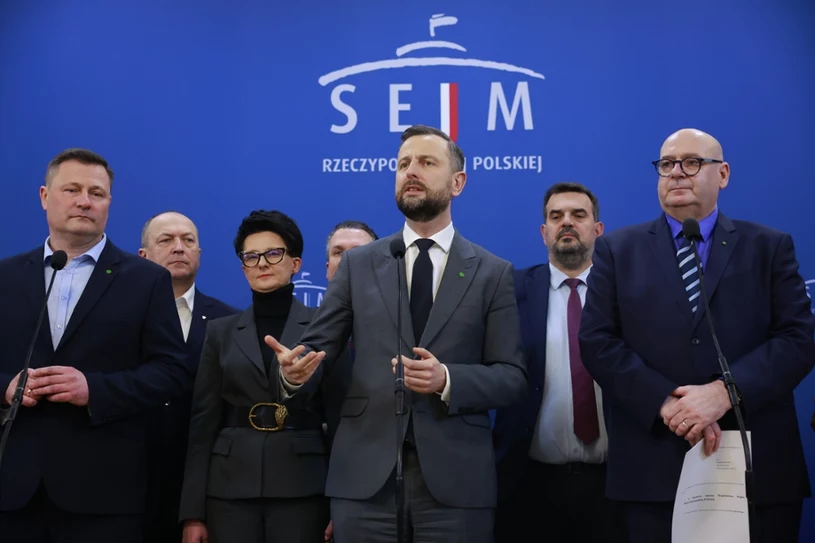 Ankieta wśród polityków PSL w całej Polsce. Były premier reaguje