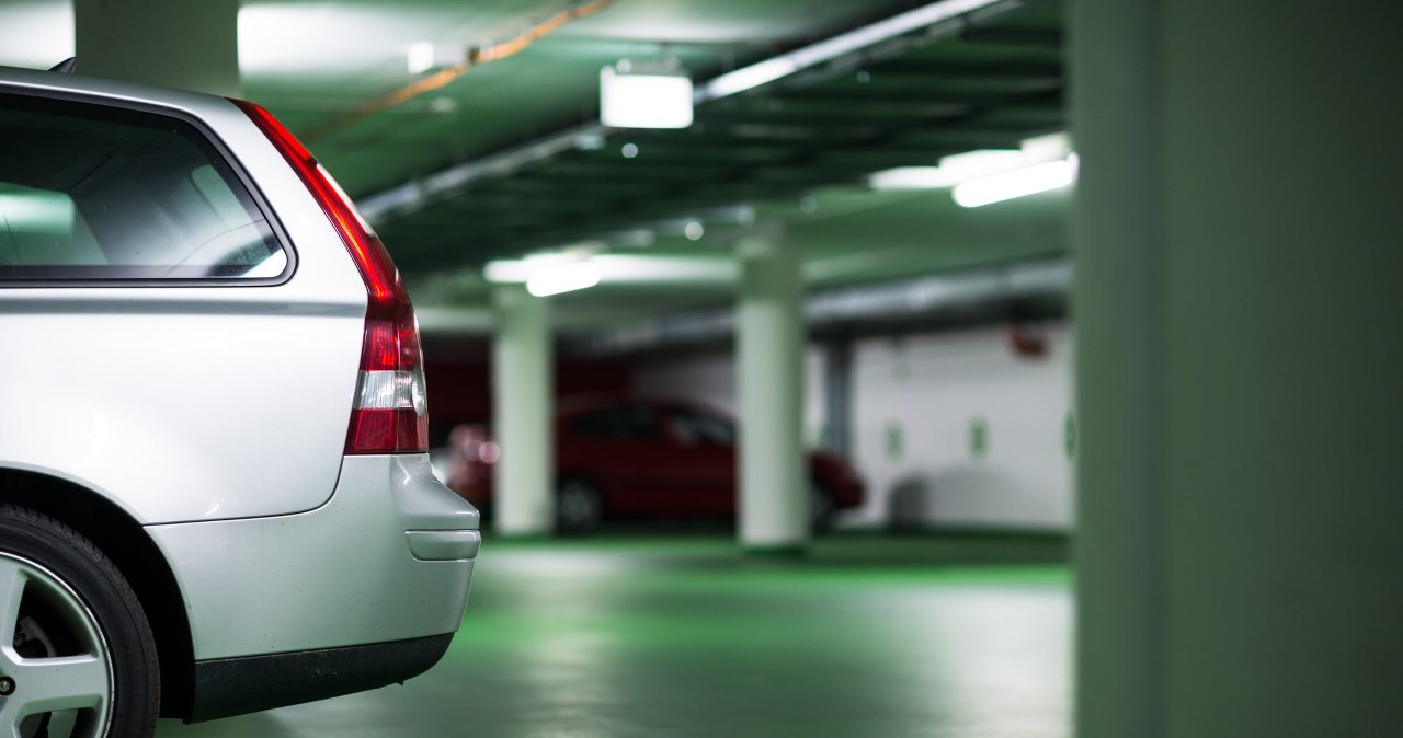 Na miejsca z zieloną kopertą trzeba uważać. Parkowanie na nich to ryzyko