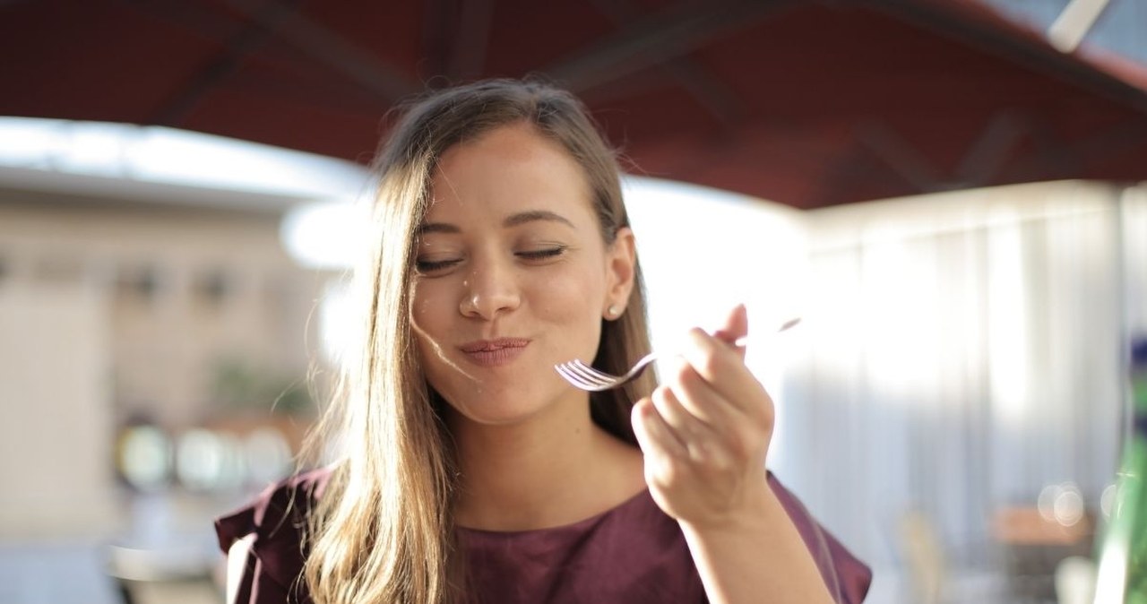 Jedz, by być szczęśliwym. Naukowcy odkryli, iż ten przysmak aktywuje radość