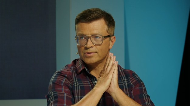 "Do jednej bramki" NA ŻYWO w każdy poniedziałek o godz. 12.00 w Interii oraz na  Polsat BOX Go .
W tekście zawarto link serwisu partnerskiego.
