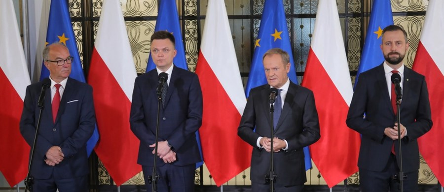 Około godz. 21 odbędzie się kolejne spotkanie liderów koalicji rządzącej - ustalił nieoficjalnie dziennikarz RMF FM Kacper Wróblewski. Premier ma dziś wieczorem przedstawić koalicjantom i skonsultować z nimi tekst swojego expose, które wygłosi w środę. Wszystko wskazuje na to, że to ostatnie spotkanie polityków przed głosowaniem nad wotum zaufania dla rządu. Co natomiast z rekonstrukcją?