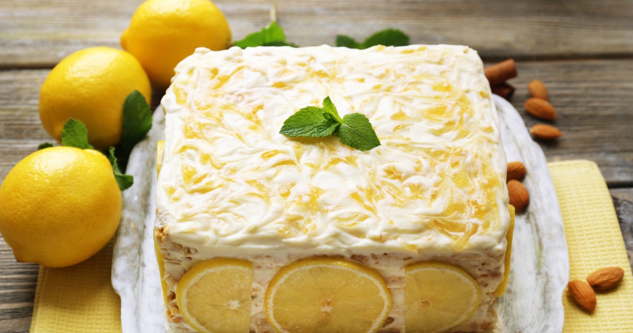 ​Deser mojej babci na letnie popołudnie. Kremowy i cytrynowy, po prostu wspaniały