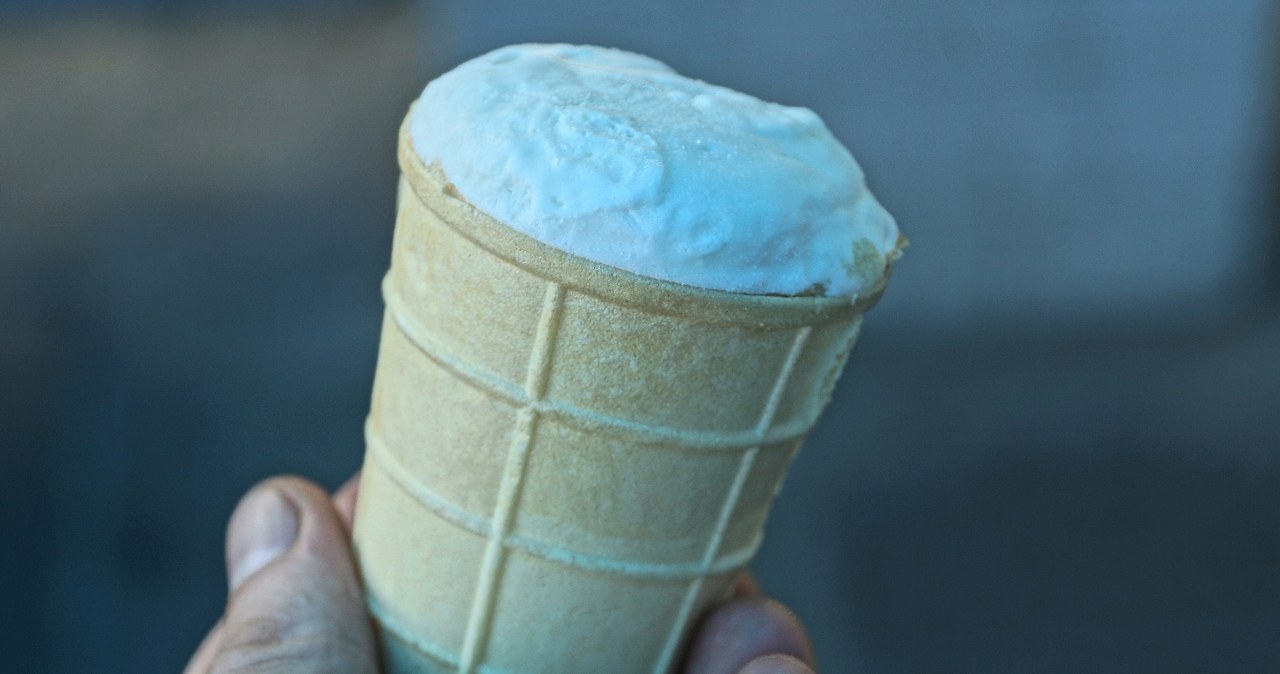 To dzieje się z twoją krwią, gdy jesz lody przed pójściem spać