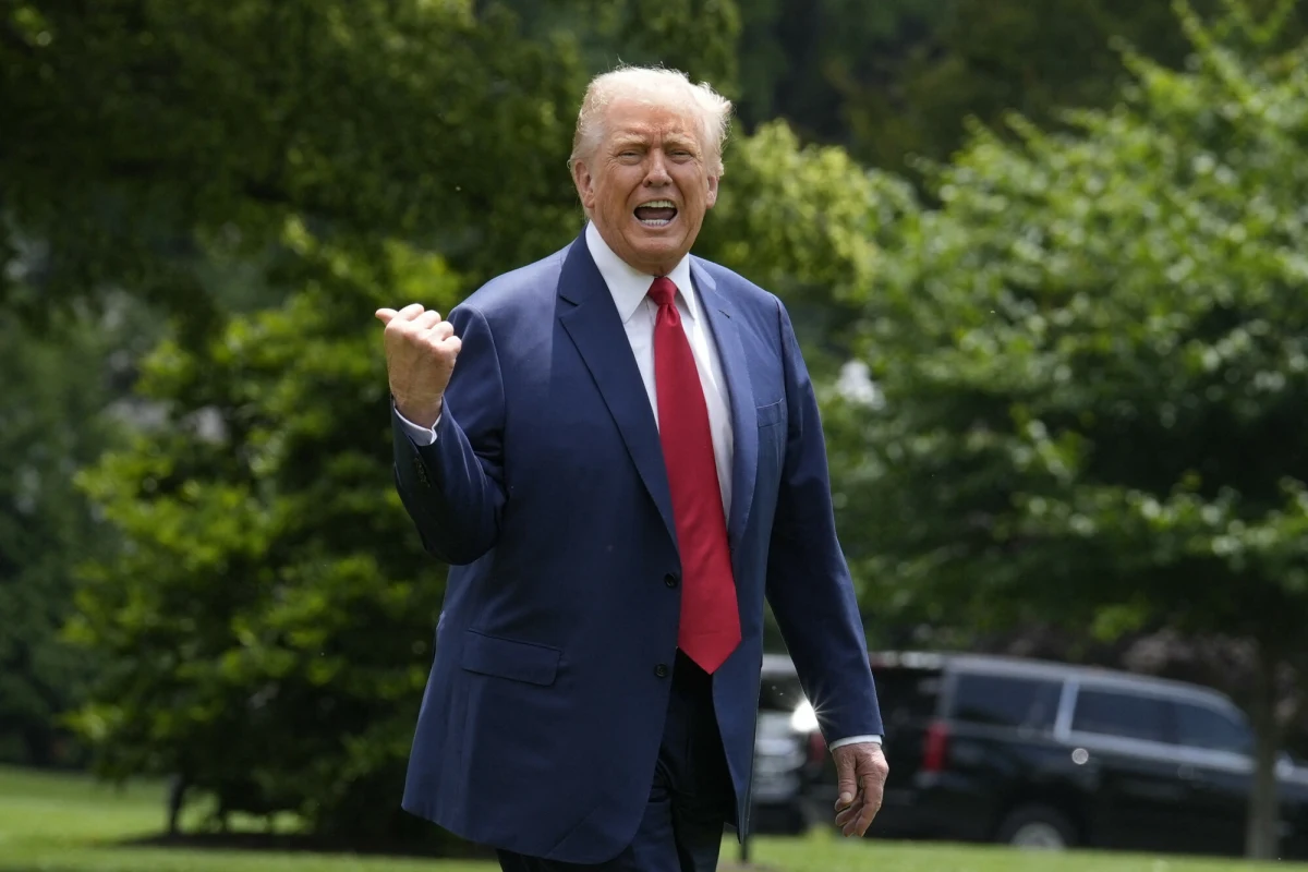 Donald Trump powiedział, że na miejscu "cara od granicy" Toma Homana aresztowałby gubernatora Kalifornii Gavina Newsoma za „utrudnianie operacji zatrzymań imigrantów”. Newsom stwierdził, że jeśli Homan chce to zrobić, powinien przejść od słów do czynów.