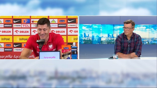 Michał Probierz zdecydował, że Robert Lewandowski nie będzie już kapitanem reprezentacji Polski. Zastąpi go Piotr Zieliński. W odpowiedzi na tę wiadomość "Lewy" poinformował, że rezygnuje z gry w kadrze, dopóki jej trenerem będzie Probierz. - Wyobraźmy sobie, że awansujemy na mistrzostwa świata. Trenerem będzie ten sam człowiek, Michał Probierz. I co? Czy Lewandowski nie pojedzie na mundial, bo będzie obrażony, że zabrano mu opaskę kapitana? - powiedział w studiu Polsatu News Bożydar Iwanow, dziennikarz Polsatu Sport.

 

Zdjęcia: Polsat News