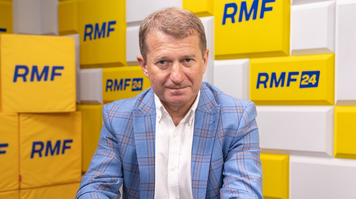 Elementy szeroko rozumianej kultury zawiodły. Polacy życzą sobie jednak szacunku dla swoich wyborów - mówił w Porannej rozmowie w RMF FM Ireneusz Raś, wiceminister sportu z klubu PSL, w związku z planowaną rekonstrukcją rządu i oczekiwaniami Polskiego Stronnictwa Ludowego. "Nawet Robert Lewandowski nie może stawiać się ponad reprezentacją" - powiedział, nawiązując do burzy w kadrze piłkarzy.