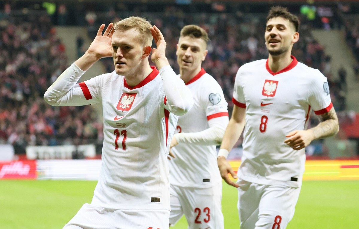 Wieczorem piłkarska kadra zagra na wyjeździe w Helsinkach z Finlandią. To może być kluczowy mecz eliminacji przyszłorocznego mundialu. Wiele wskazuje na to, że to właśnie z Finami powalczymy o drugie miejsce w grupie, które pozwoli zagrać w barażach. Początek meczu w Helsinkach o 20:45.