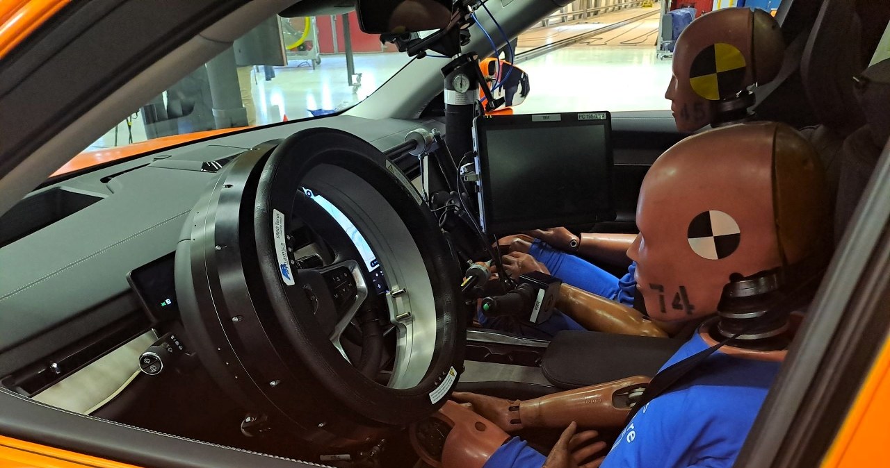 Volvo pokazało, jak dba o bezpieczeństwo. Zniszczyli auta na moich oczach