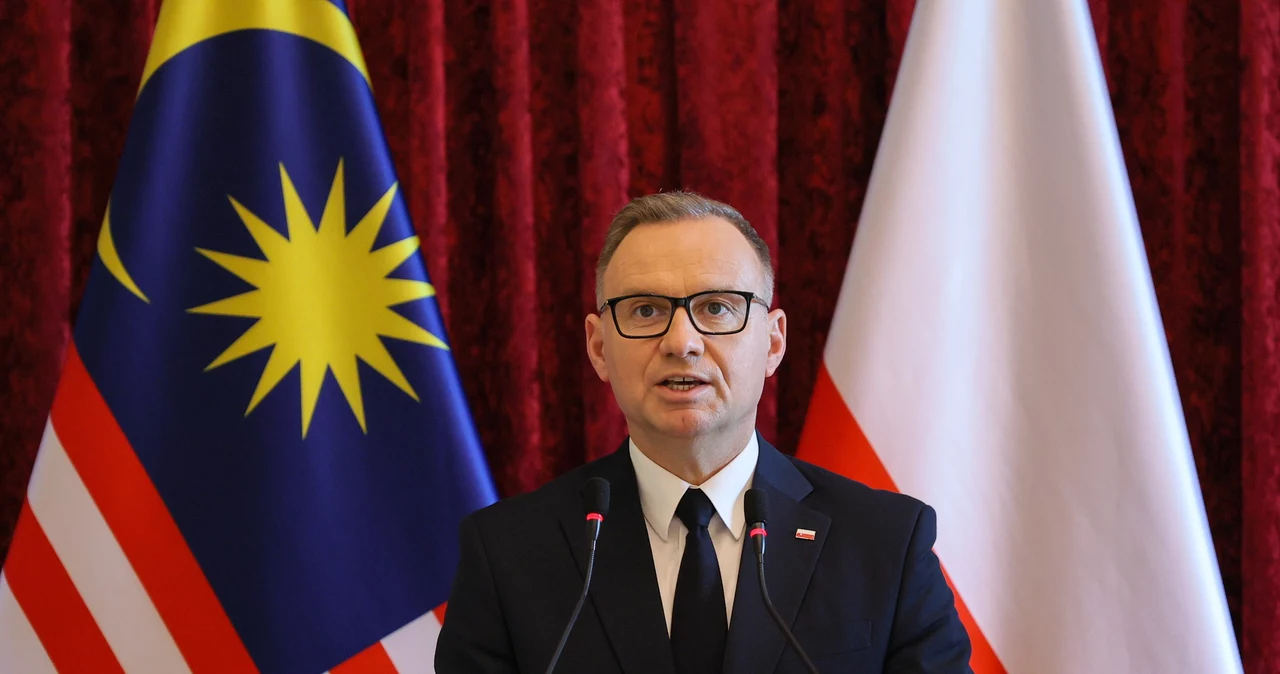 Prezydent RP Andrzej Duda podczas spotkania z przedstawicielami mediów w Kancelarii Premiera Malezji w Putrajai