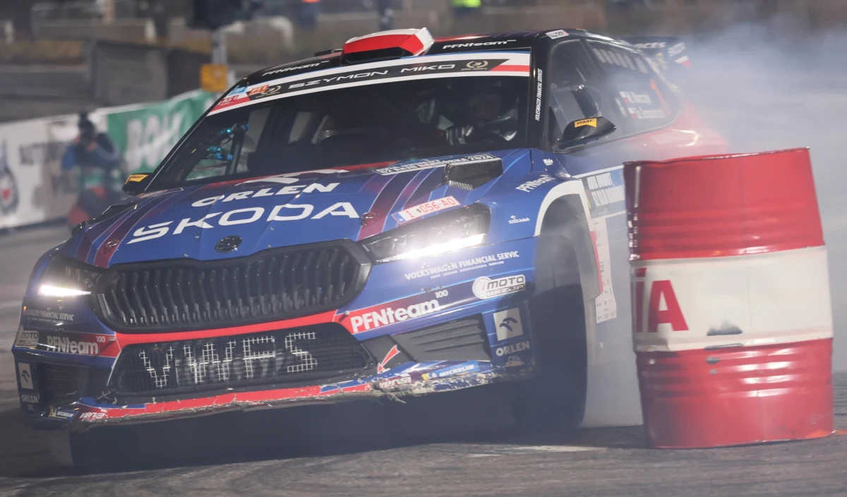 W piątek na Warmii i Mazurach rusza 4. runda Rajdowych Mistrzostw Europy - 81. Orlen Oil Rajd Polski z bazą w Mikołajkach. W przeszłości na podium rajdu stawał już Mikołaj Marczyk, który kończy przygotowania do kolejnej edycji najważniejszej motosportowej imprezy w naszym kraju. Wystartuje w niej jako aktualny wicelider Mistrzostw Europy ERC. Na prawym fotelu nie zabraknie oczywiście Szymona Gospodarczyka. Z Mikołajem Marczykiem o 81. Orlen Oil Rajdzie Polski rozmawiał Cezary Dziwiszek z redakcji sportowej RMF FM.